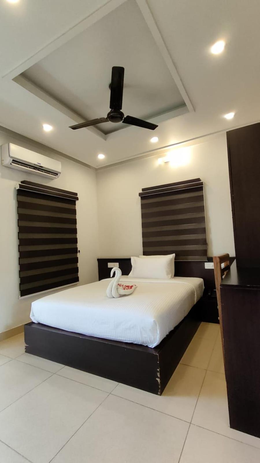 Aroma Ayur Heritage Mattanur Bagian luar foto